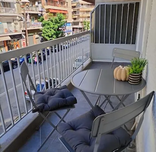 Luxe Boutique With Balcony *