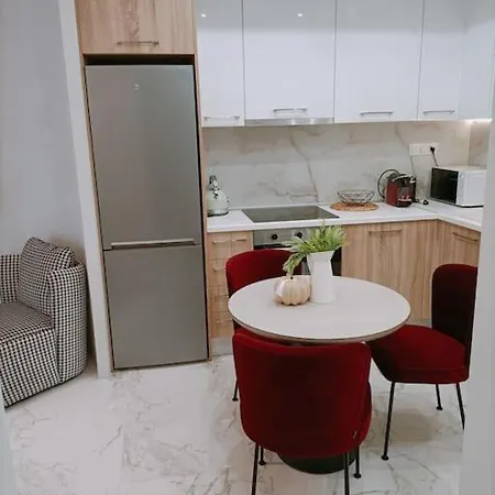 Apartment Luxe Boutique With Balcony *