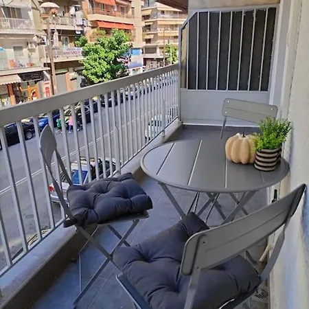 Luxe Boutique With Balcony *