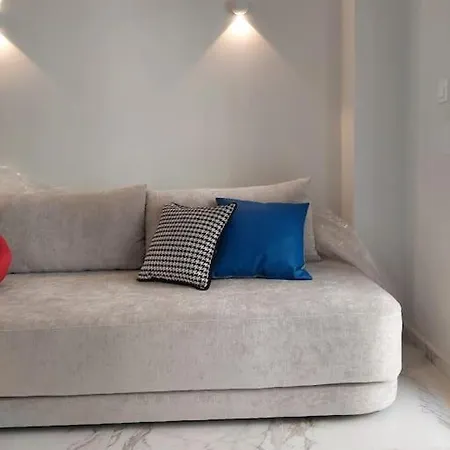 Luxe Boutique With Balcony شقة