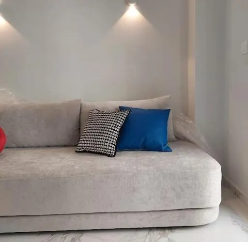 Luxe Boutique With Balcony شقة
